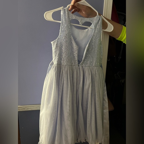 Girls dresses sizes 6,7,8,and12.A variety of colors - Picture 5 of 7